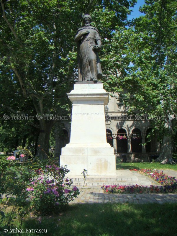 Statuia lui Constantin Brancoveanu