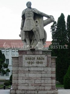 Statuia lui Gabor Aron