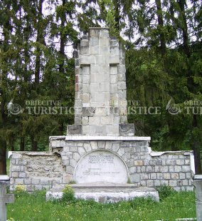 Monumentul si Cimitirul Eroilor