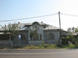 Casa cu carciuma si salon