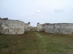 Ruinele cetății de la Adamclisi