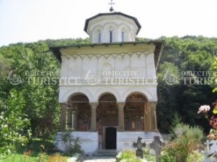 Biserica din cimitirul manastirii