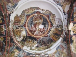 Biserica din cimitirul manastirii