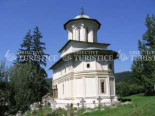 Biserica din cimitirul manastirii