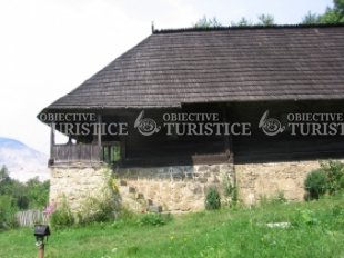 Biserica de lemn din Gramesti Biserica de lemn din Gramesti