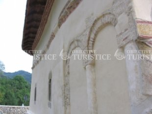 Schitul 44 de izvoare sau Schitul de sub Piatra