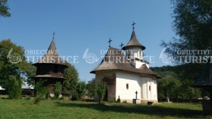 Biserica Sfanta Cruce Biserica Sfanta Cruce